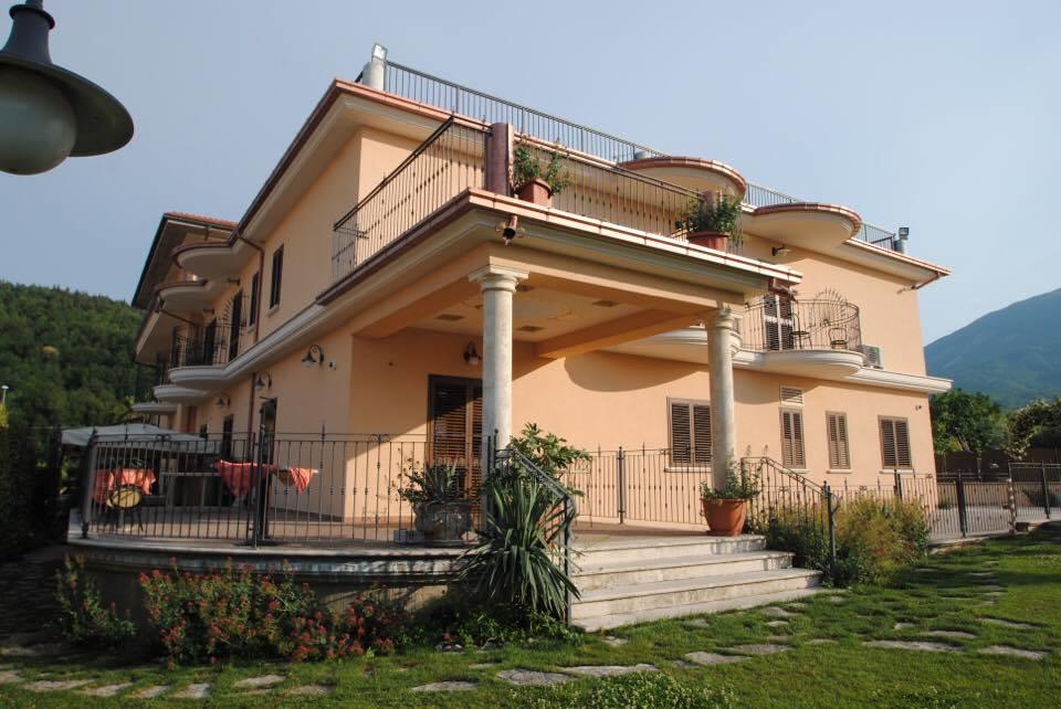 Il Salice Hotell Civitella Del Tronto Exteriör bild