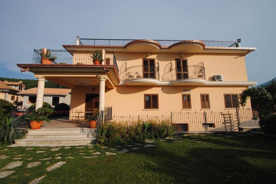 Il Salice Hotell Civitella Del Tronto Exteriör bild