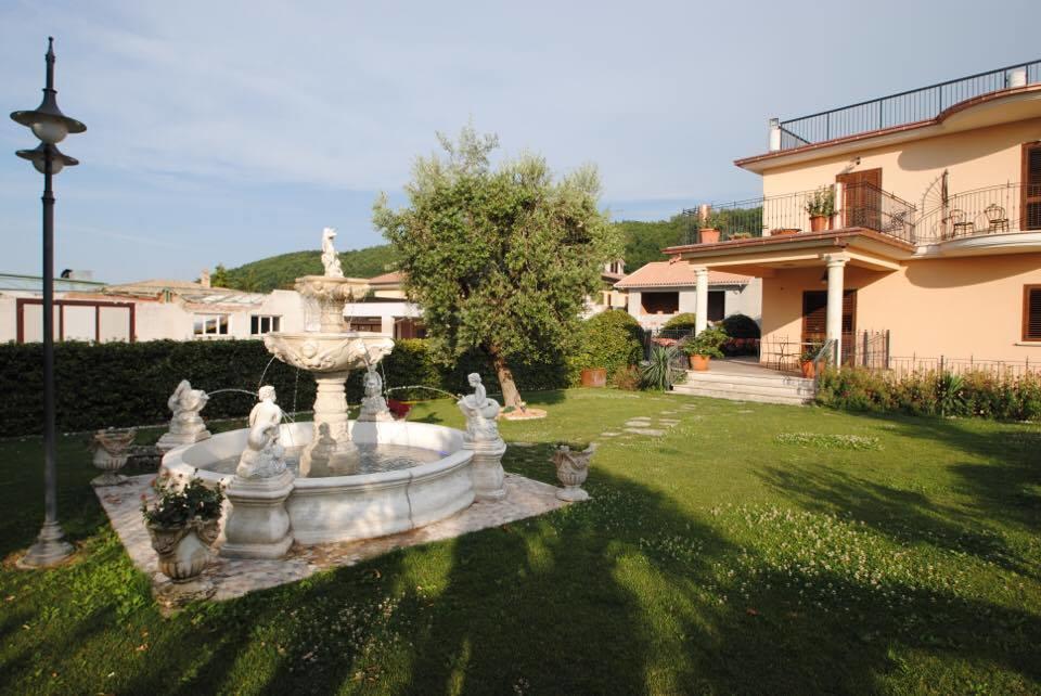 Il Salice Hotell Civitella Del Tronto Exteriör bild