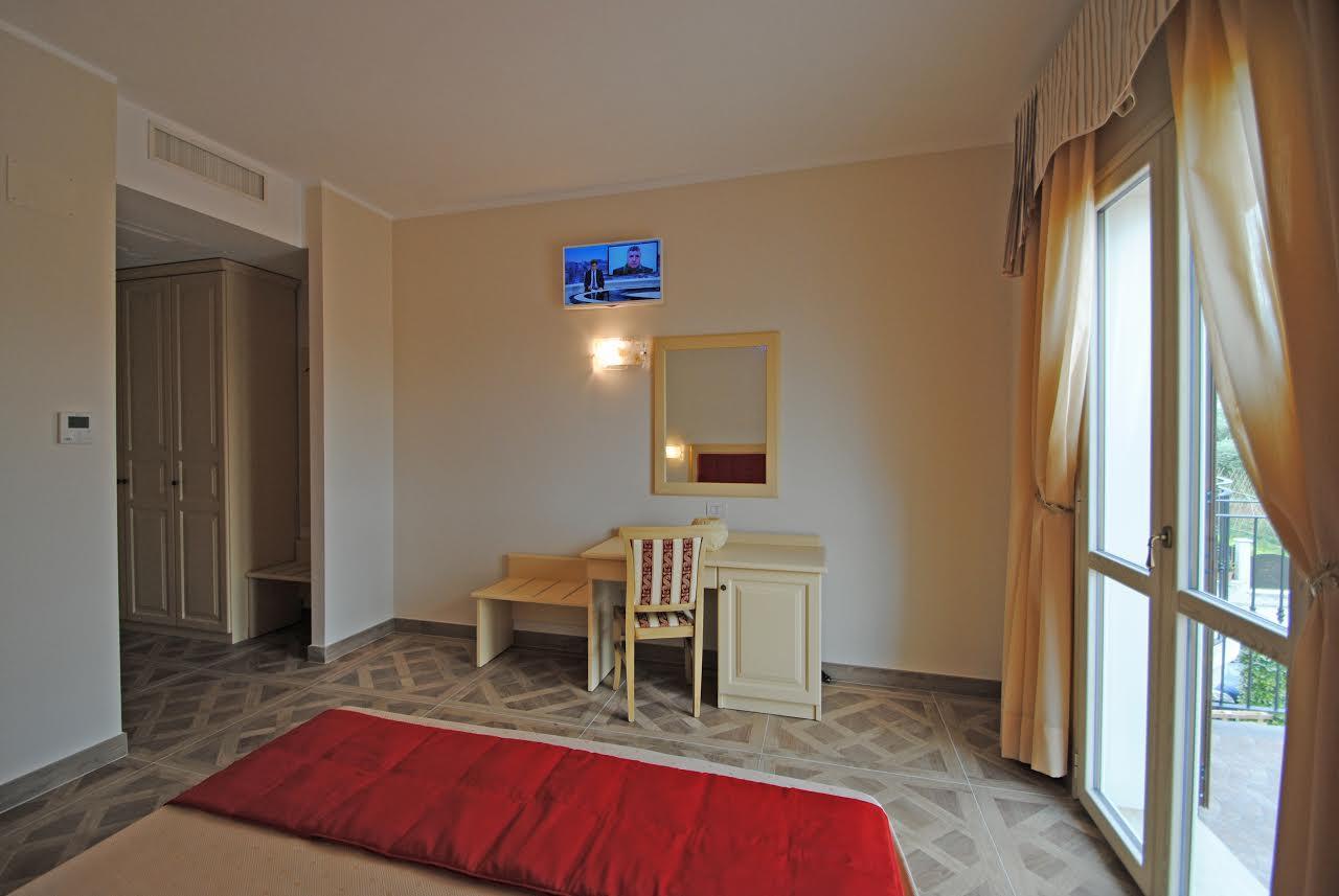 Il Salice Hotell Civitella Del Tronto Exteriör bild