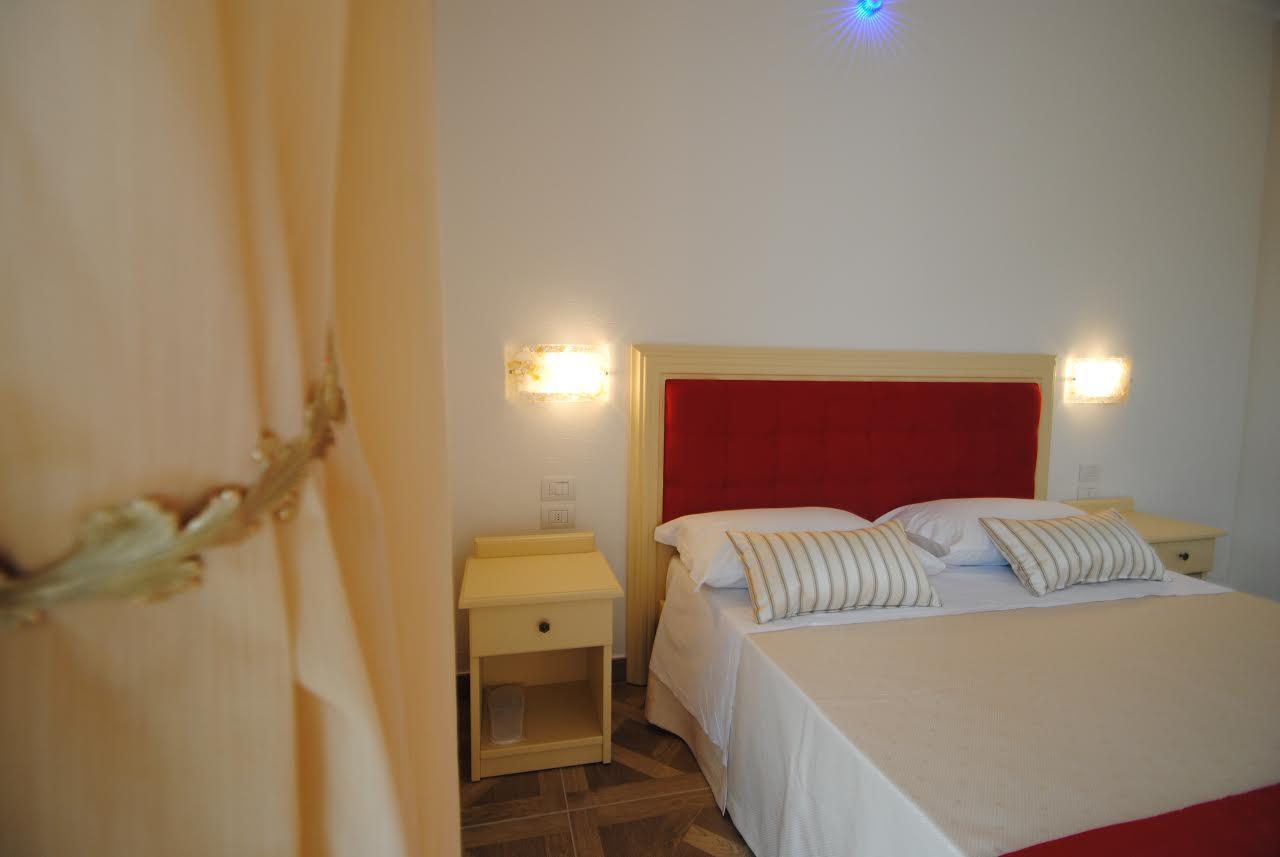 Il Salice Hotell Civitella Del Tronto Exteriör bild