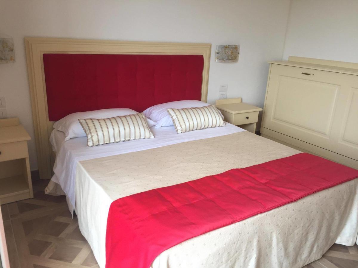 Il Salice Hotell Civitella Del Tronto Exteriör bild
